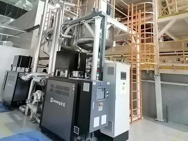 鋰電內材料生產，反應釜定制油加熱器控溫表現出色