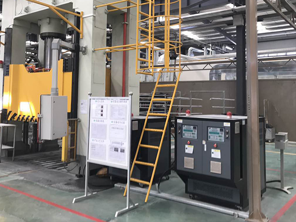 SMC模具加溫油溫機(jī)助力深加工制品生產(chǎn)，提升制造效率