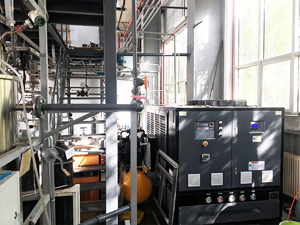 實(shí)驗(yàn)室冷熱一體機(jī)高精度控溫，助力科研突破