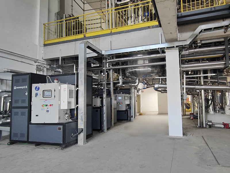 聚氨脂反應(yīng)釜 導(dǎo)熱油爐