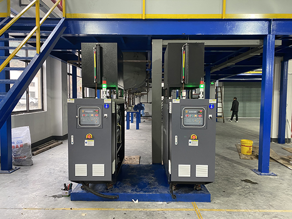 橡膠防護蠟生產(chǎn)反應(yīng)釜控溫油溫機