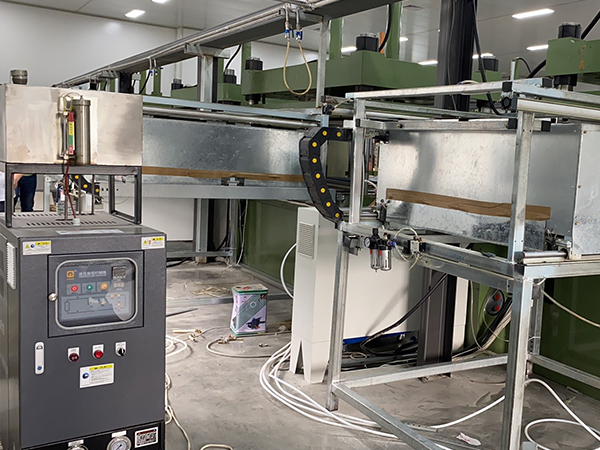 玻璃鋼控制油溫機(jī)運(yùn)用，實(shí)現(xiàn)汽配行業(yè)溫控